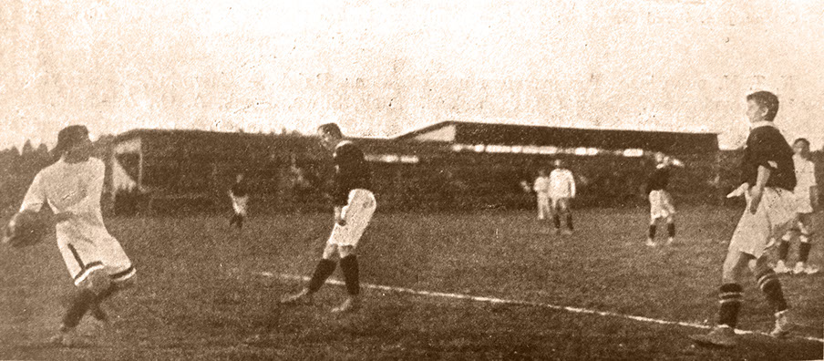 24.05.1914 — Kraków. Fragment meczu Wisła Kraków — Pogoń Lwów 0-1 (fot. Ilustrowany Tygodnik Sportowy 30.05.1914)